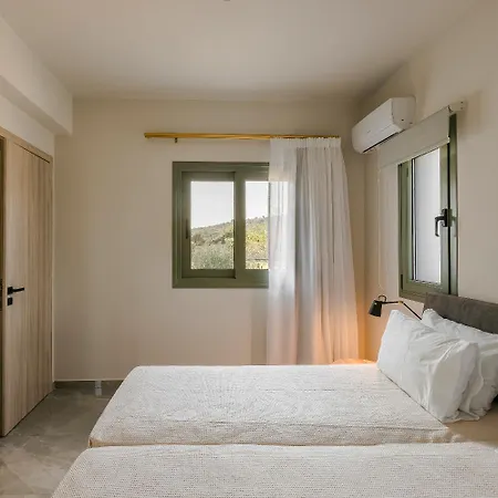 Tania Ena Villa
