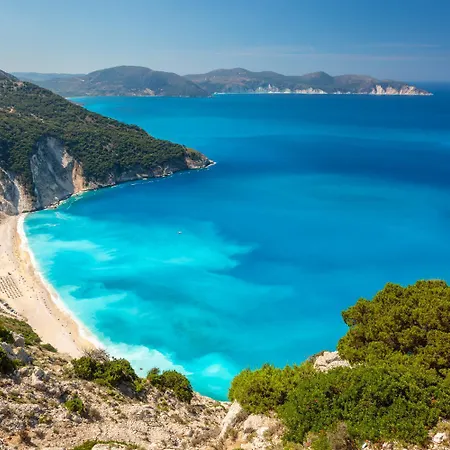Tania Ena Καραβάδος